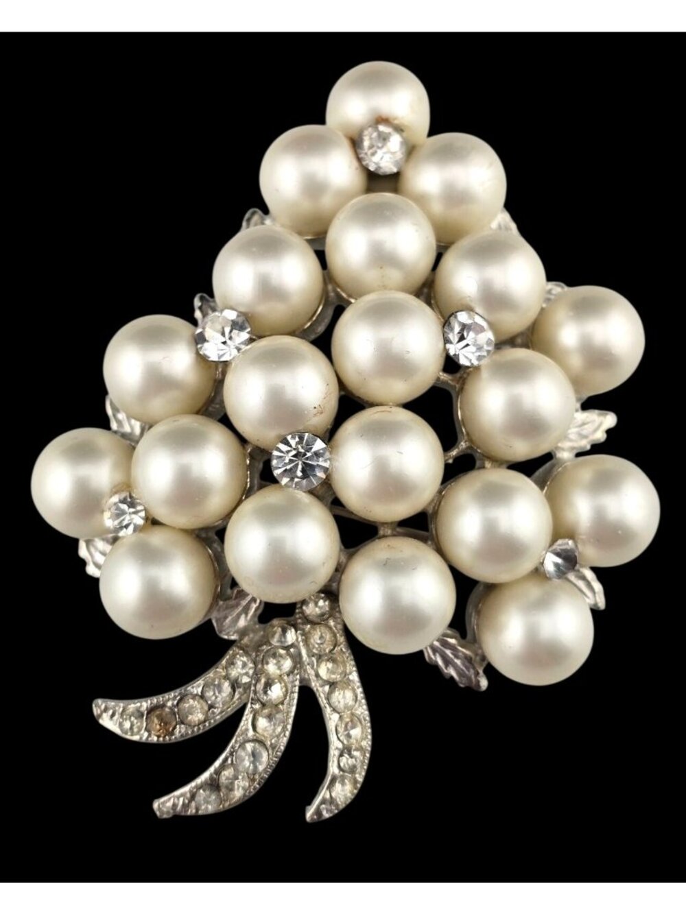 Vintage Pearl & Rhinestone Christmas Tree Brooch Pin Silver Tone READ - Picture 1 of 6